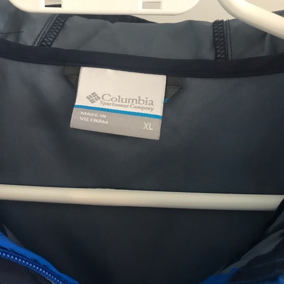 Columbia water repellent and wind breaker - Picture 2 of 3